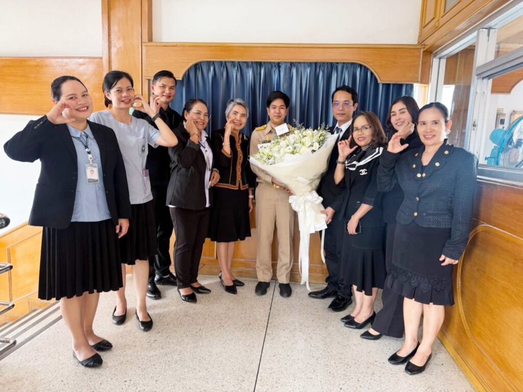 ขอแสดงความยินดีกับ  นายแพทย์วศรัญ วัฒนธีรางกูร  เนื่องในโอกาสที่ได้รับตำแหน่ง นายแพทย์เชี่ยวชาญ 